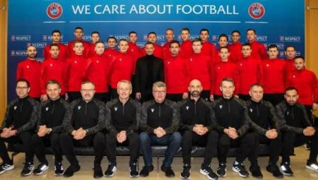 3 Üstün Lig hakemi UEFA’nın düzenlediği CORE kursuna katıldı