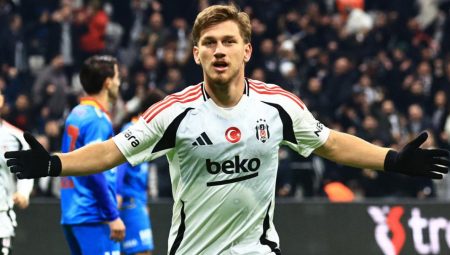 100 puan alıp şampiyon olan kadrodan Beşiktaş’ın yıldızına kanca