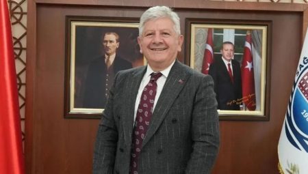 Sıhhat Bilimleri Üniversitesi’nden İranlı öğrencilere takviye: Yalnız değilsiniz, evdesiniz